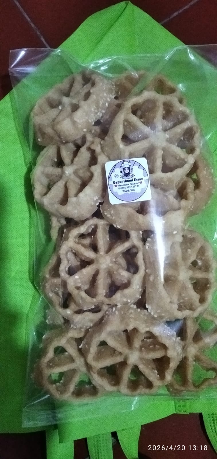 KUE KEMBANG GOYANG