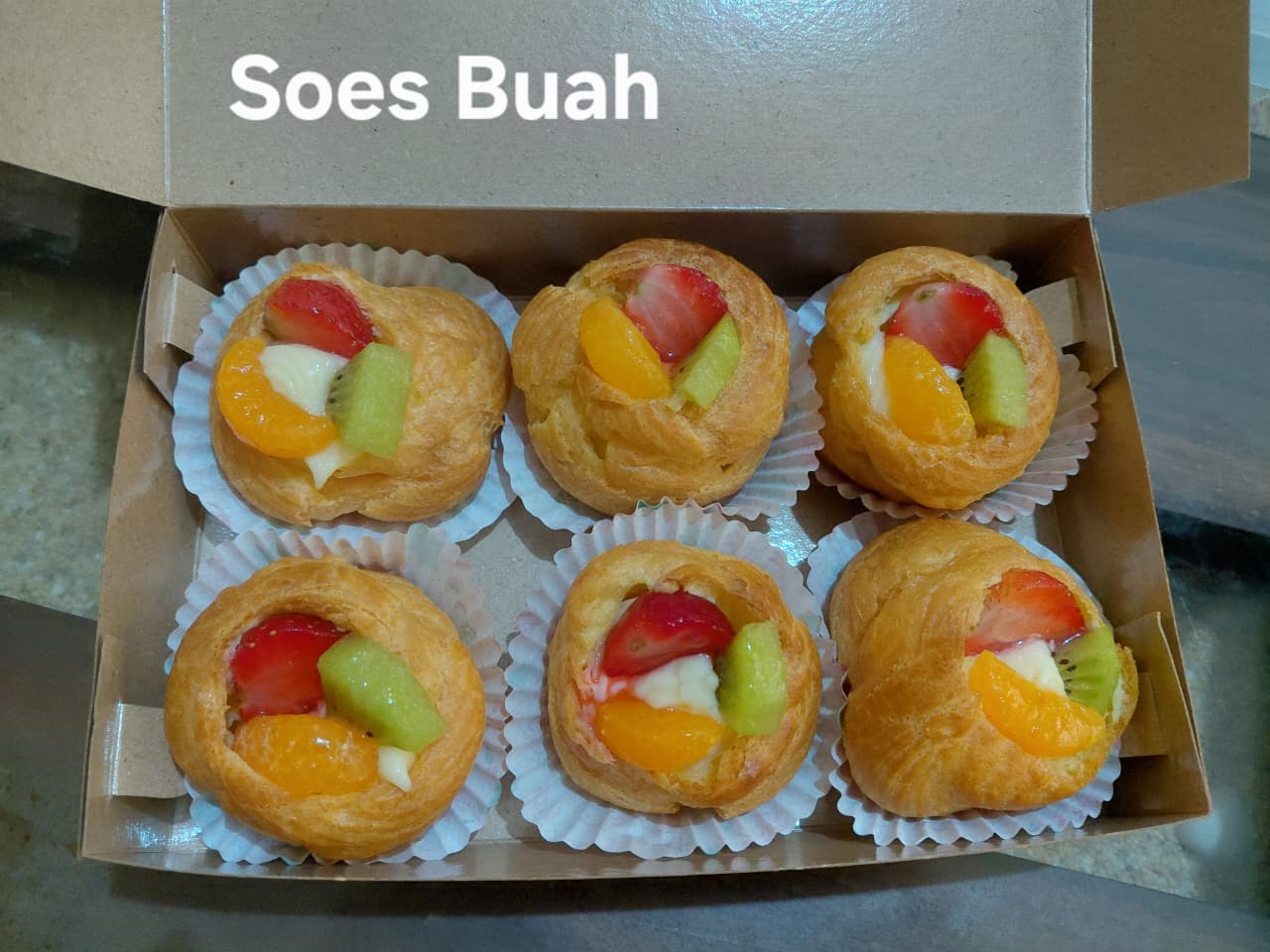 Soes Buah Mix