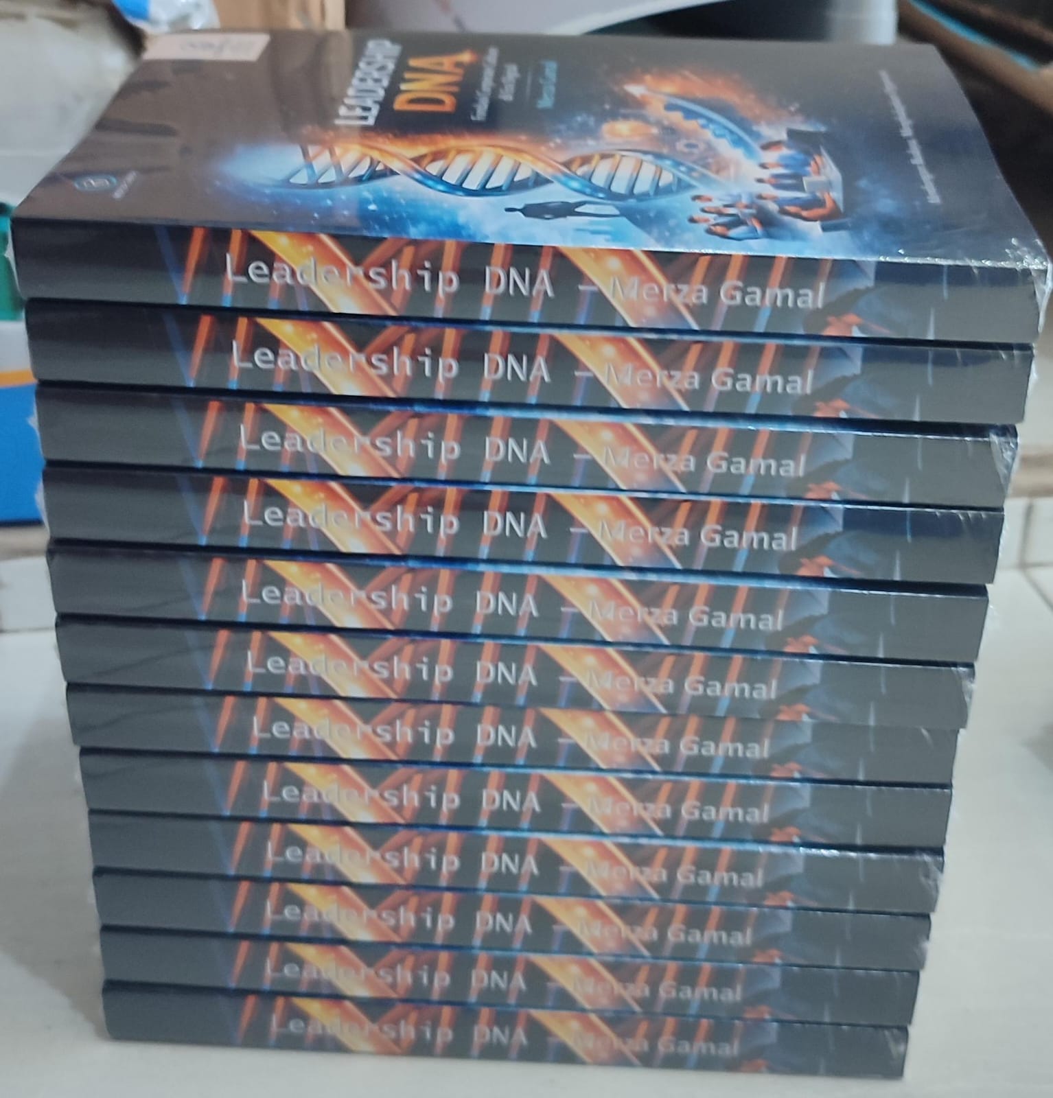 Buku Leadership DNA karya Merza Gamal